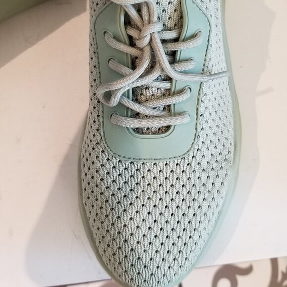 ASOS Design sneakers size 8 - Picture 2 of 9